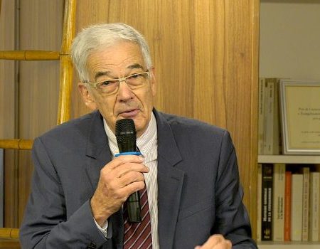 Colloque sur la natalité : Famille, coût ou investissement ?